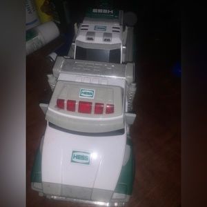 Hess tow truck, rescue team three tow features